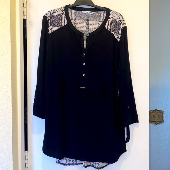 Black plaid Peter Nygard blouse - Picture 1 of 10